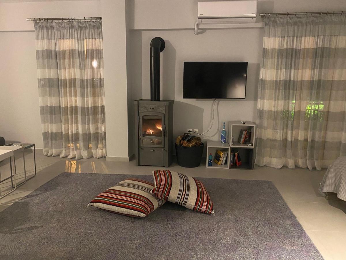 Cosy Studio 2 Minutes Walking From The Beach Anavyssos Bagian luar foto